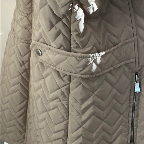 Calvin Klein Woman’s All Weather Quilted Coat - Picture 3 of 16